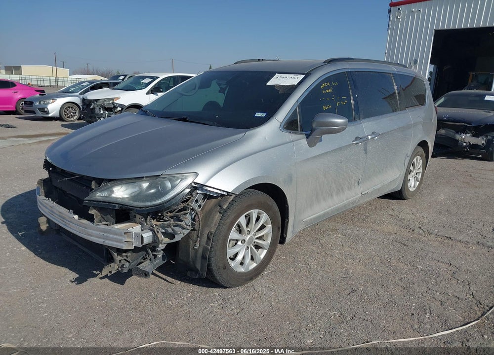 2017 CHRYSLER PACIFICA TOURING L VIN: 2C4RC1BG7HR642618