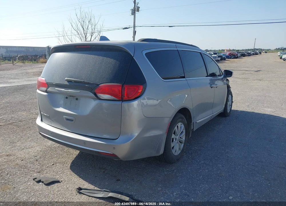 2017 CHRYSLER PACIFICA TOURING L VIN: 2C4RC1BG7HR642618