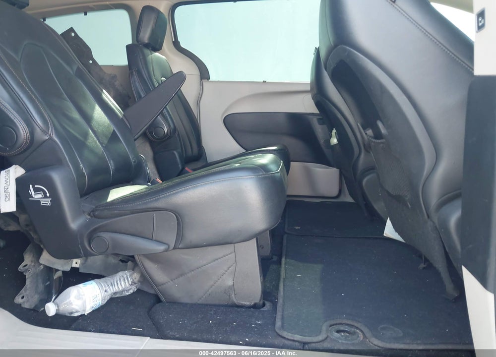 2017 CHRYSLER PACIFICA TOURING L VIN: 2C4RC1BG7HR642618