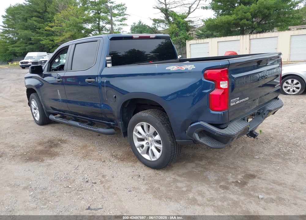 2021 CHEVROLET SILVERADO 1500 4WD SHORT BED CUSTOM VIN: 3GCPYBEK3MG360149
