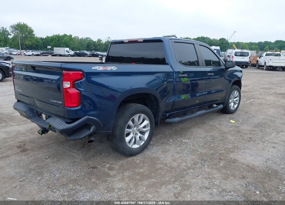 2021 CHEVROLET SILVERADO 1500 4WD SHORT BED CUSTOM VIN: 3GCPYBEK3MG360149