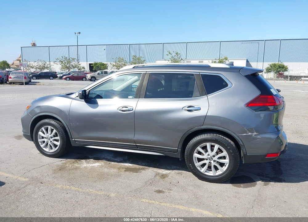 2017 NISSAN ROGUE VIN: JN8AT2MT1HW153012
