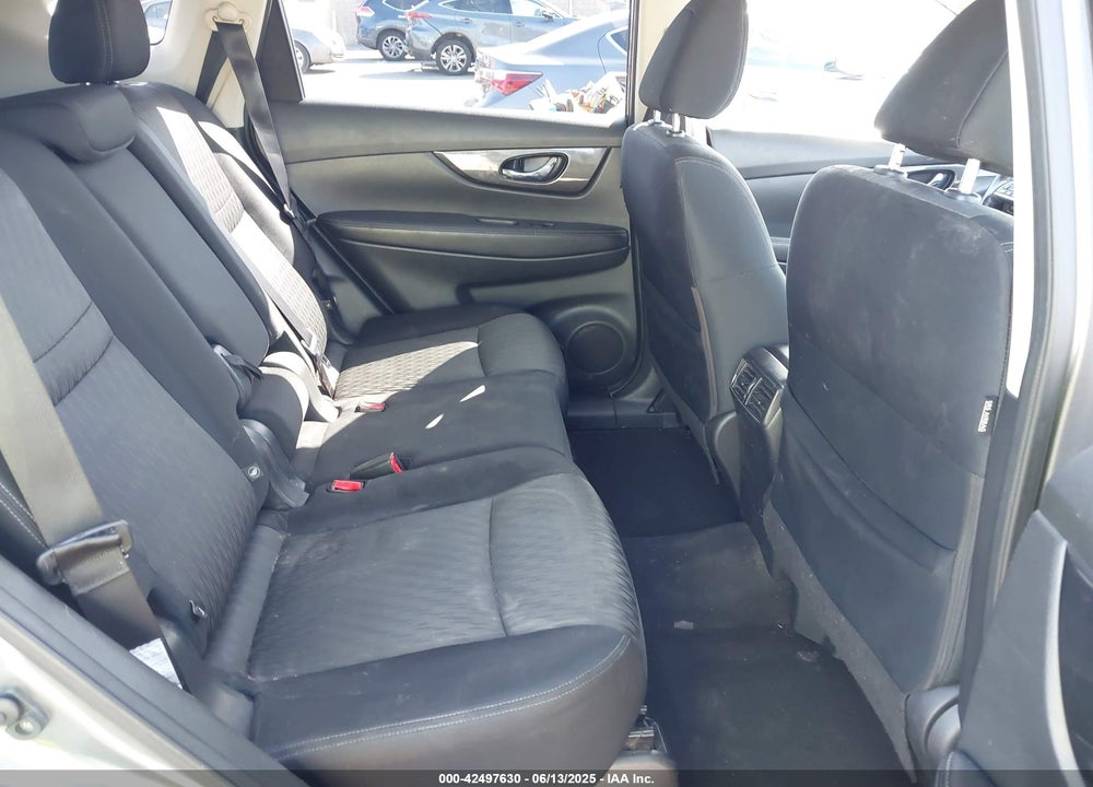 2017 NISSAN ROGUE VIN: JN8AT2MT1HW153012