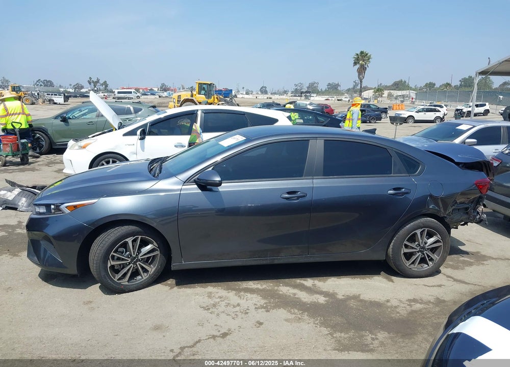 2023 KIA FORTE VIN: 3KPF24AD6PE681585