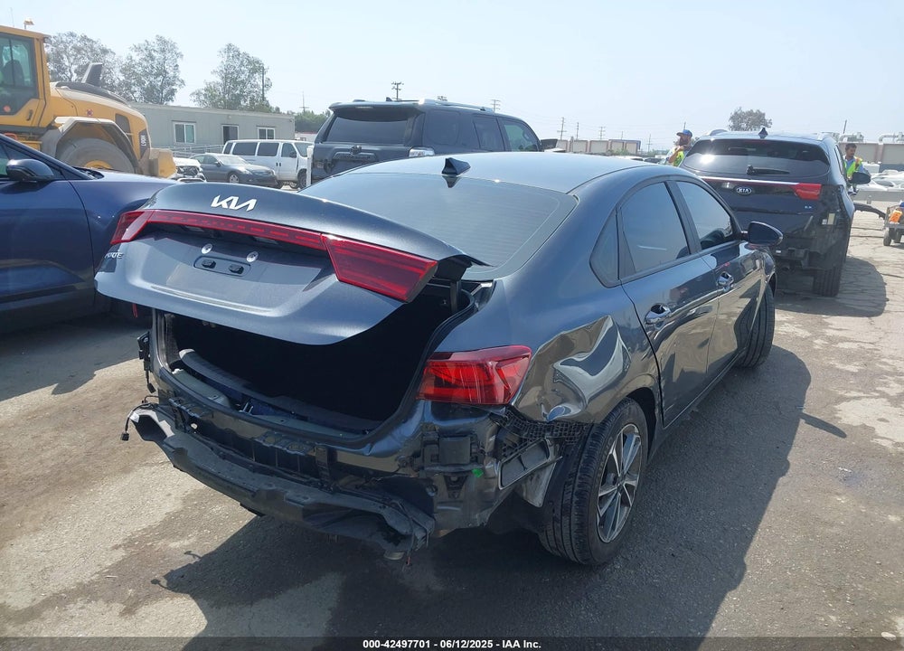 2023 KIA FORTE VIN: 3KPF24AD6PE681585