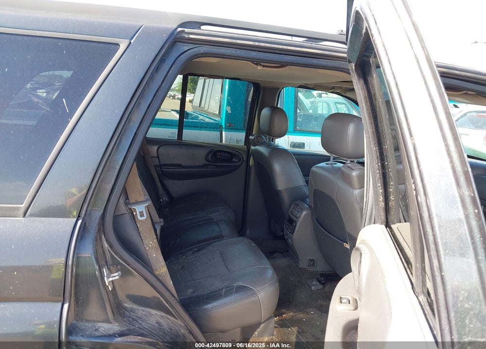 2004 CHEVROLET TRAILBLAZER LT VIN: 1GNDT13S342374583