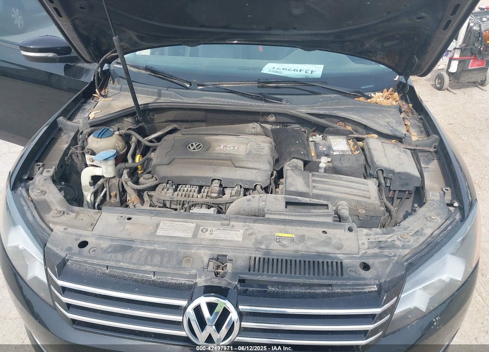 2015 VOLKSWAGEN PASSAT VIN: 1VWAT7A37FC004161