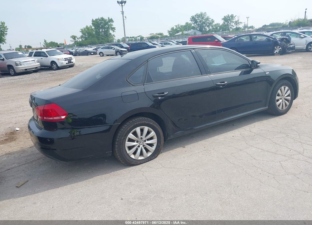 2015 VOLKSWAGEN PASSAT VIN: 1VWAT7A37FC004161