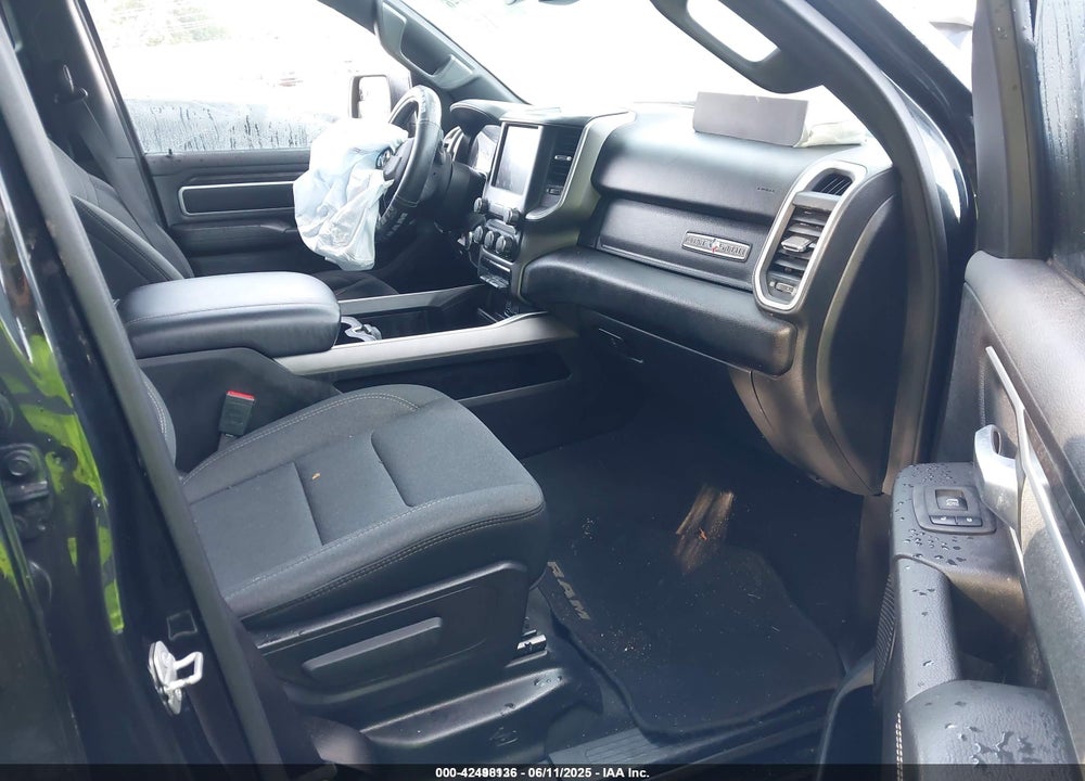 2022 RAM 1500 VIN: 1C6RREBG0NN218347