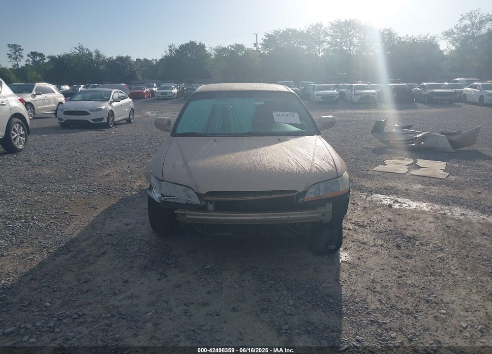 2002 HONDA ACCORD 2.3 LX VIN: 3HGCG56462G704901