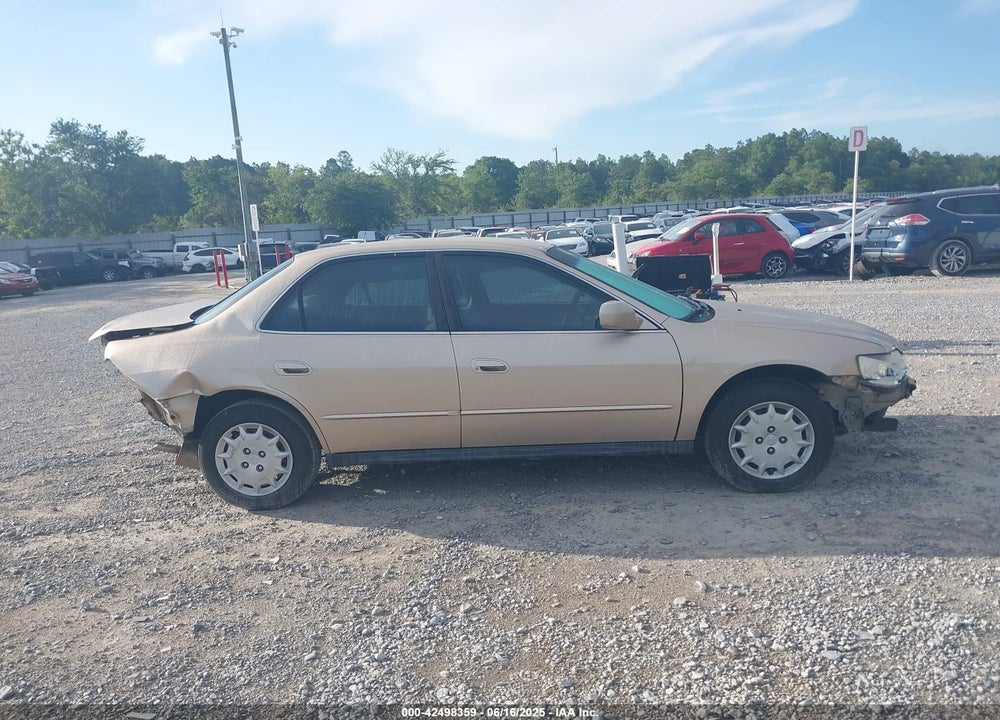 2002 HONDA ACCORD 2.3 LX VIN: 3HGCG56462G704901