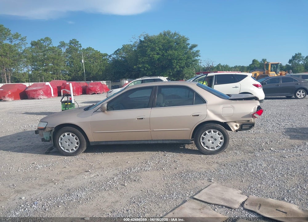 2002 HONDA ACCORD 2.3 LX VIN: 3HGCG56462G704901