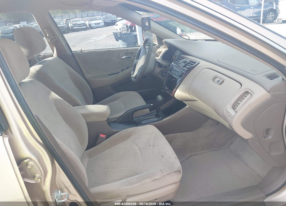 2002 HONDA ACCORD 2.3 LX VIN: 3HGCG56462G704901
