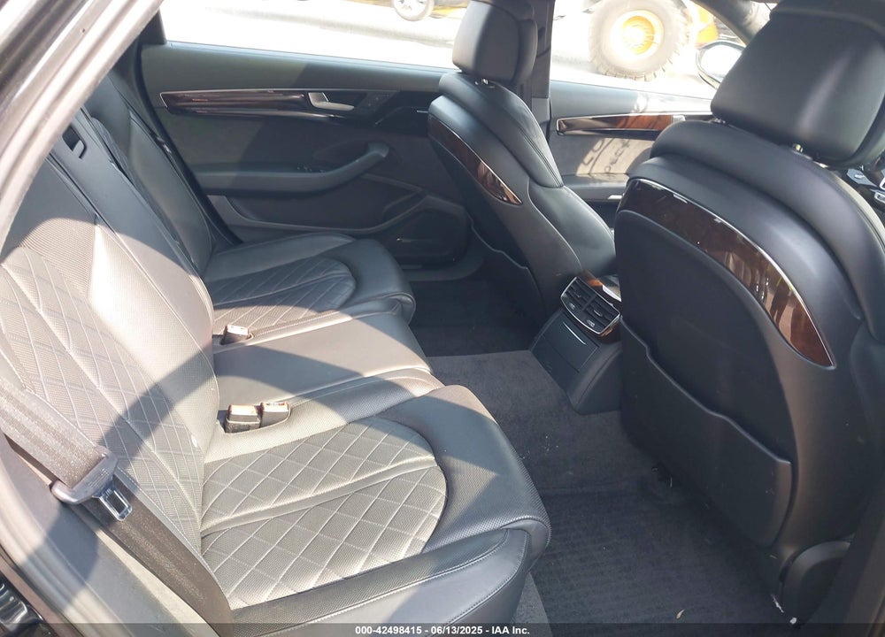 2015 AUDI A8 L VIN: WAU32AFD6FN031625