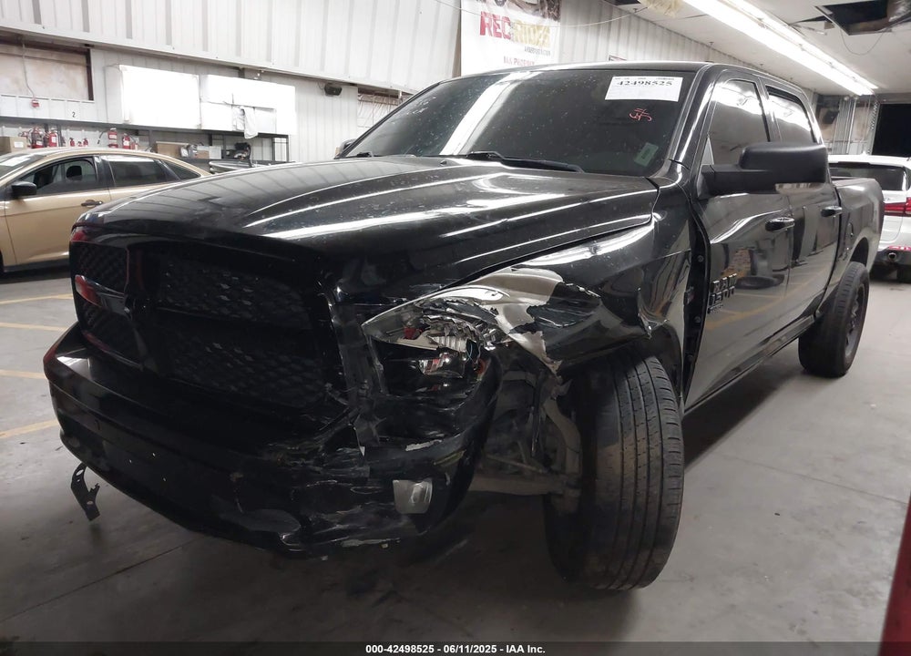 2019 RAM 1500 CLASSIC VIN: 1C6RR6LT9KS665239
