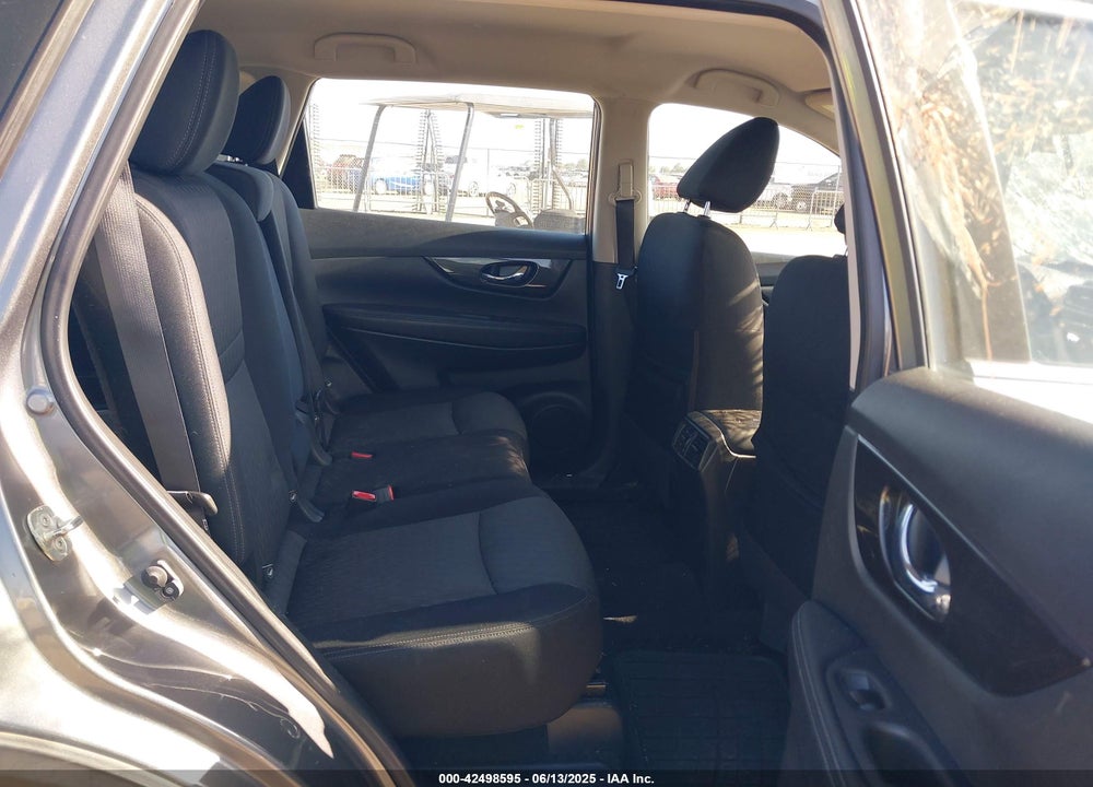 2018 NISSAN ROGUE VIN: JN8AT2MT3JW459277