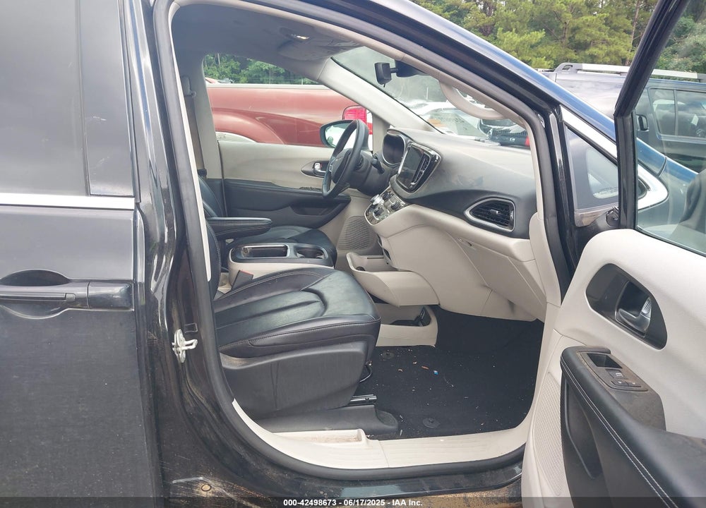 2023 CHRYSLER PACIFICA TOURING L VIN: 2C4RC1BG5PR560126
