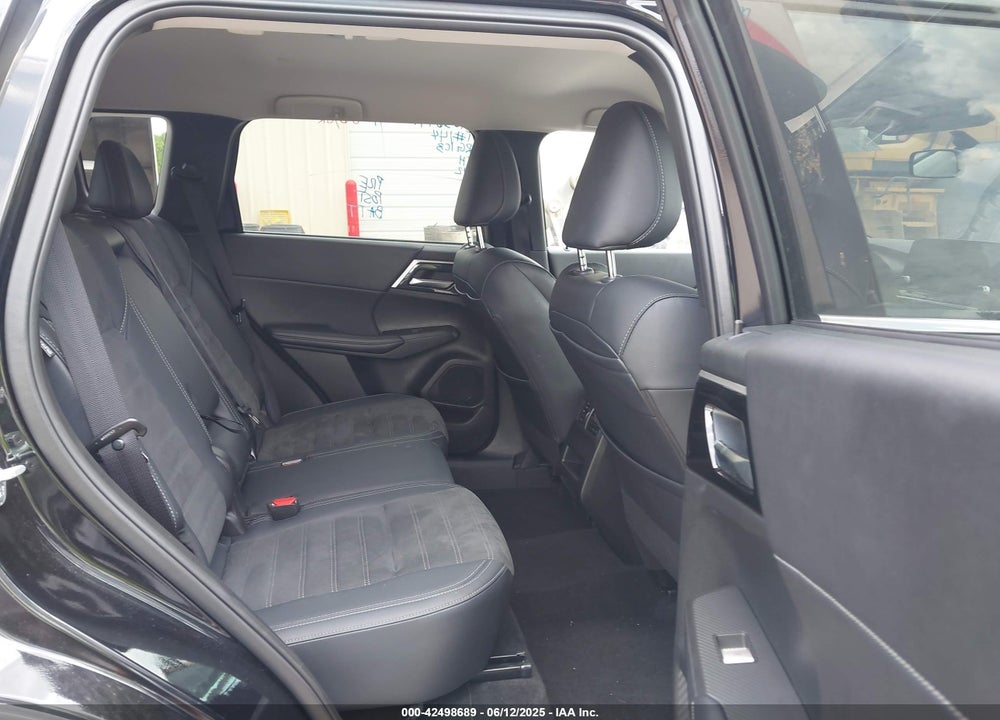 2024 MITSUBISHI OUTLANDER SE 2.5 2WD/SE BLACK EDITION S-AWC/SE BLACK EDITION W/PANO ROOF S-AWC VIN: JA4J3VA8XRZ060058