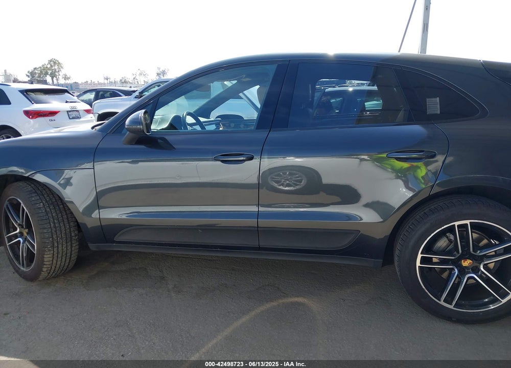 2020 PORSCHE MACAN VIN: WP1AB2A59LLB32454