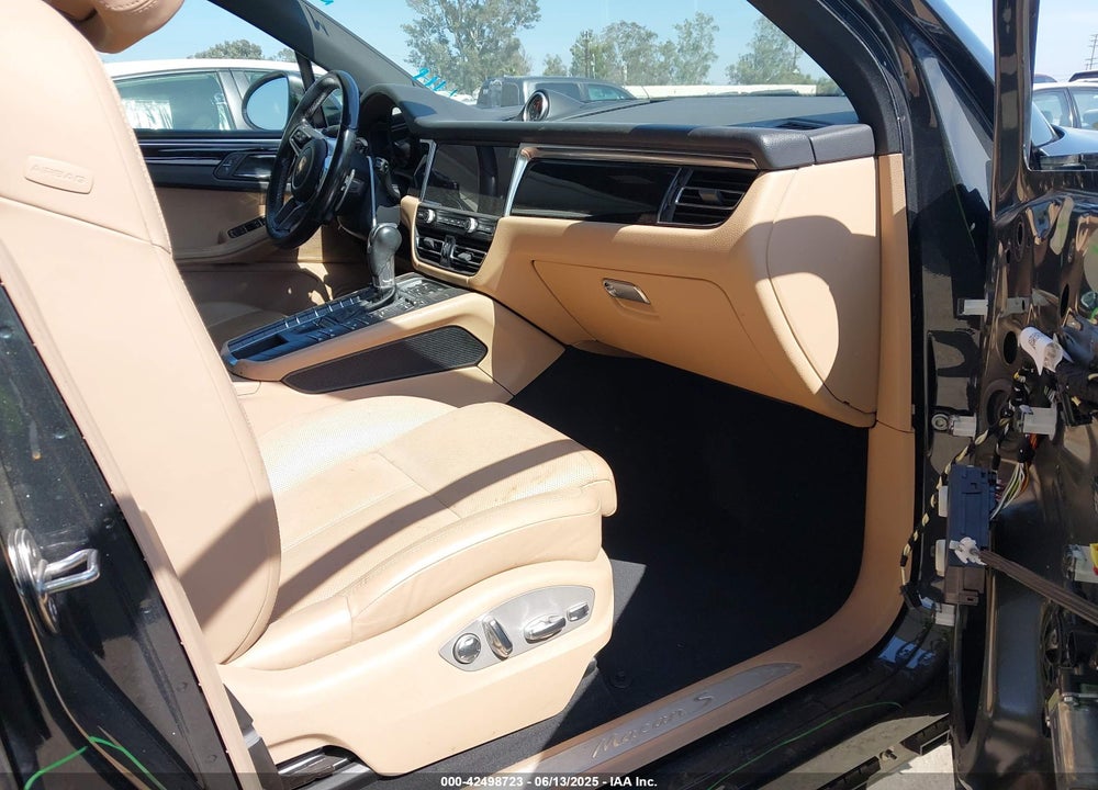 2020 PORSCHE MACAN VIN: WP1AB2A59LLB32454