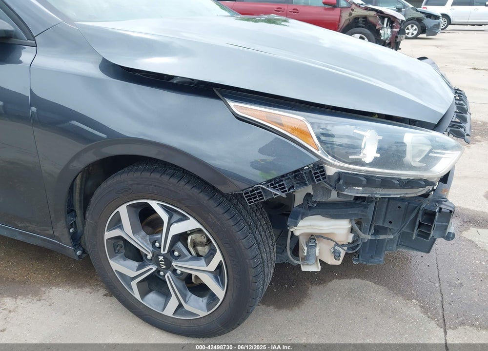 2019 KIA FORTE LXS VIN: 3KPF24AD4KE052030