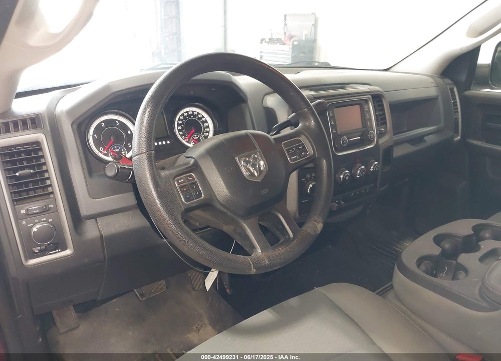 2016 RAM 2500 TRADESMAN VIN: 3C6UR5CL9GG230613
