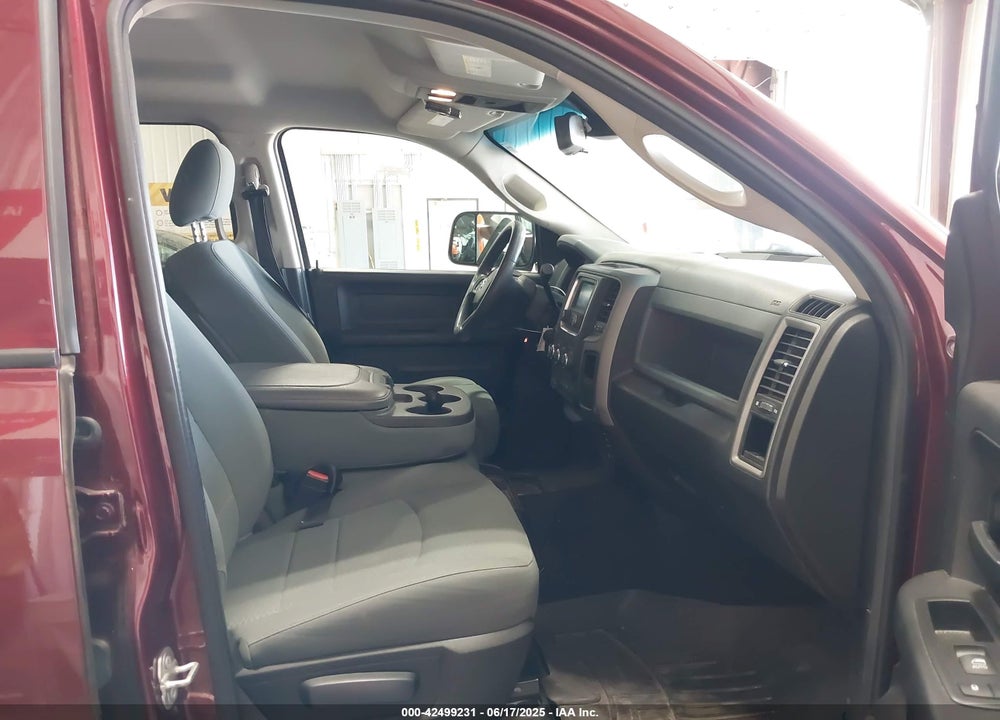 2016 RAM 2500 TRADESMAN VIN: 3C6UR5CL9GG230613