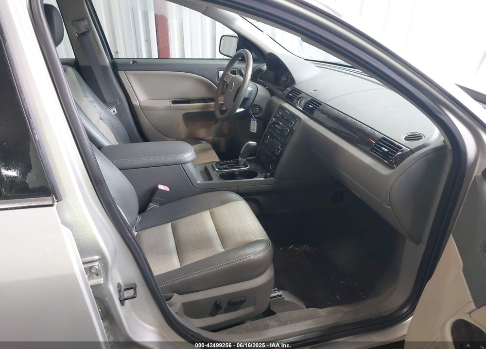 2008 MERCURY SABLE VIN: 1MEHM42W68G607716