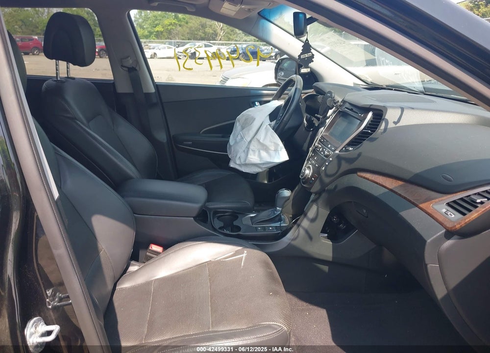 2017 HYUNDAI SANTA FE VIN: KM8SRDHF1HU168180
