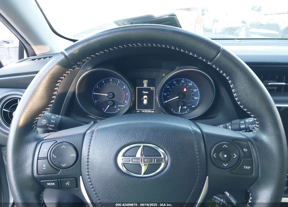 2016 SCION IM VIN: JTNKARJE4GJ501025