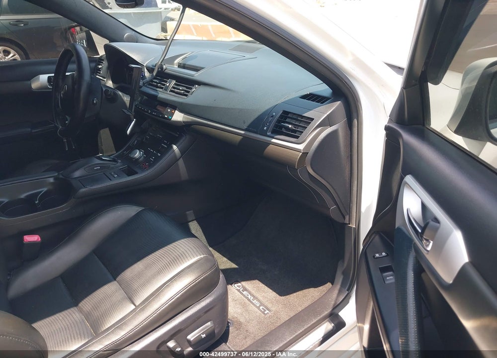 2013 LEXUS CT 200H VIN: JTHKD5BH2D2157292