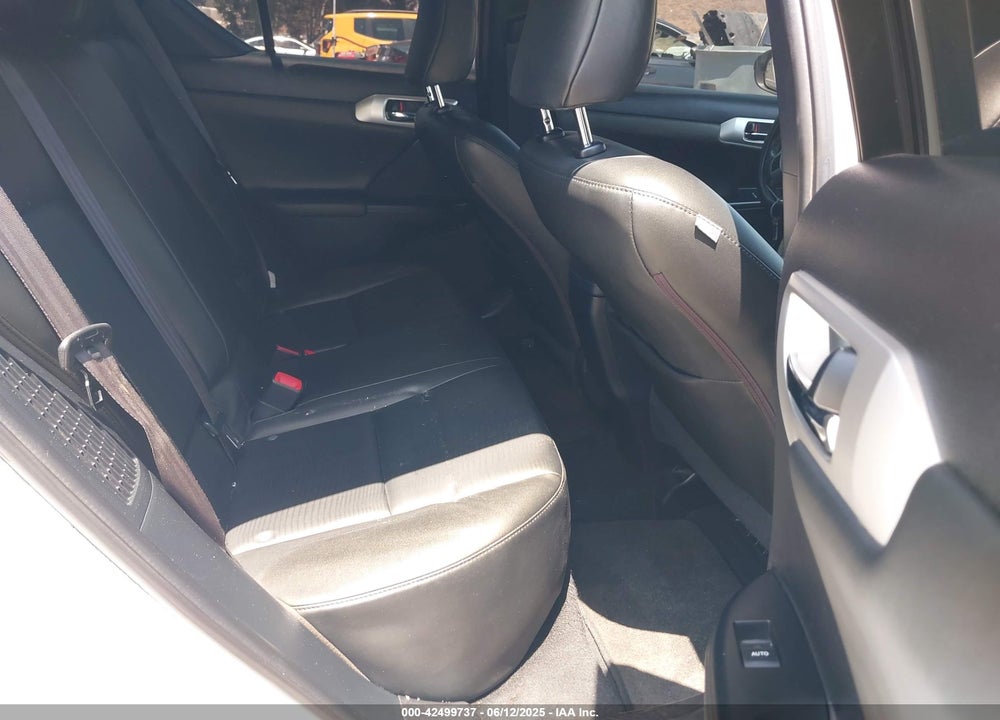 2013 LEXUS CT 200H VIN: JTHKD5BH2D2157292