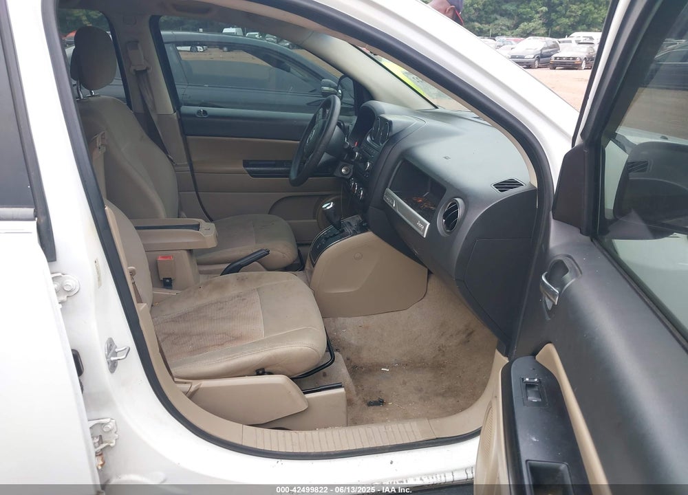 2014 JEEP COMPASS VIN: 1C4NJCBA8ED560049