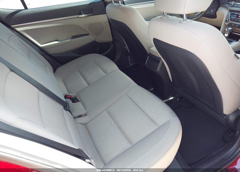 2017 HYUNDAI ELANTRA VIN: KMHD74LF8HU114266
