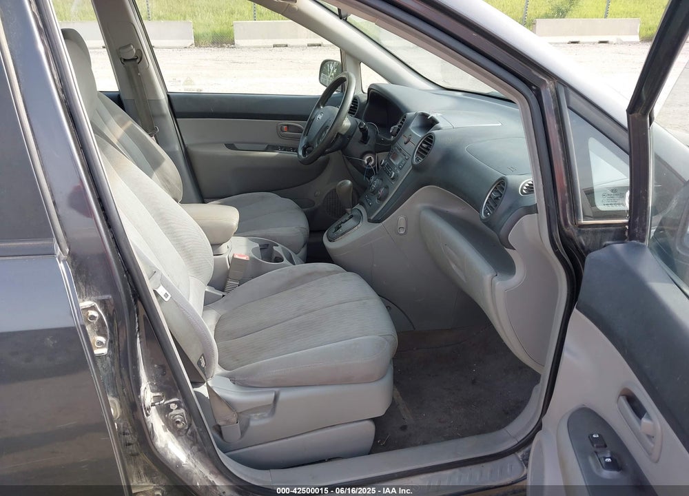 2007 KIA RONDO VIN: KNAFG525777052588