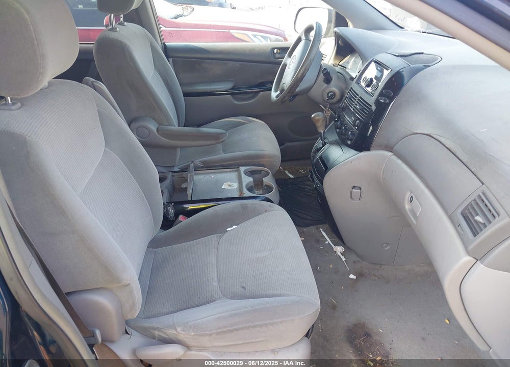 2004 TOYOTA SIENNA LE VIN: 5TDZA23C74S023638