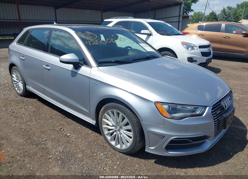 2016 AUDI A3 E-TRON VIN: WAUUPBFF8GA051946