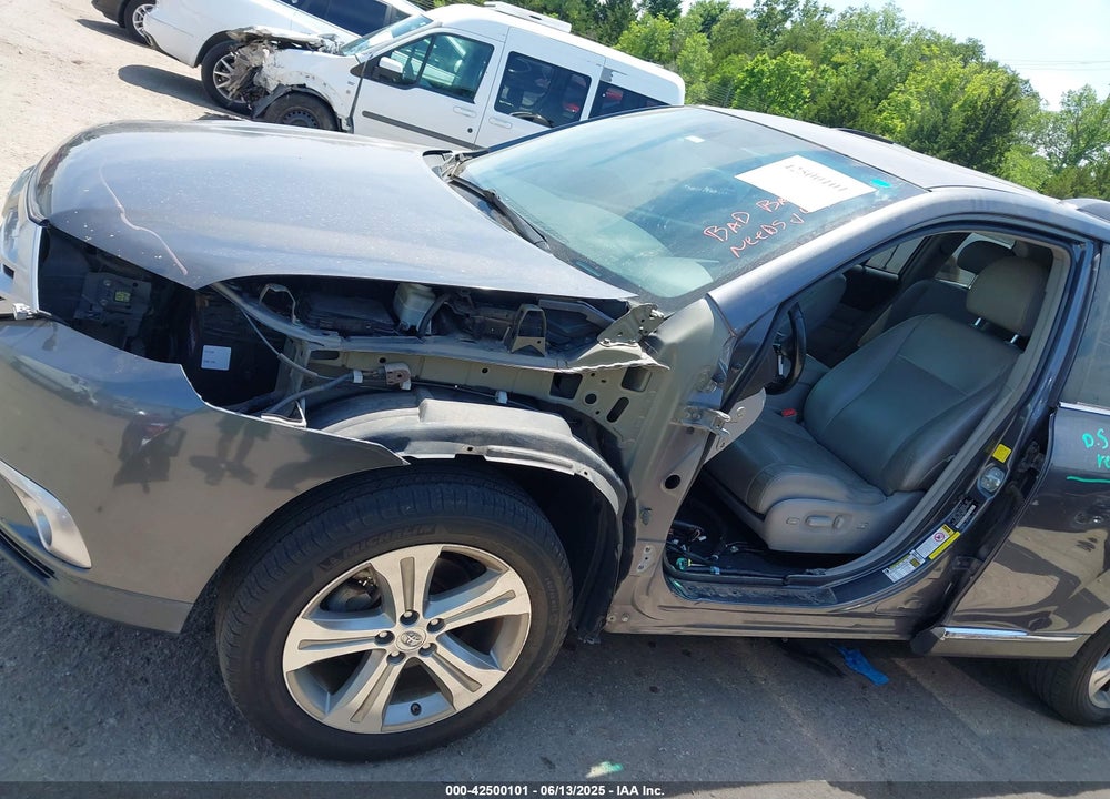 2011 TOYOTA HIGHLANDER VIN: 5TDYK3EH7BS038130