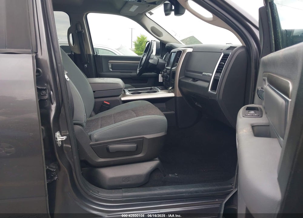 2016 RAM 1500 VIN: 1C6RR7TT1GS391807