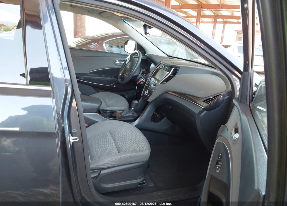 2017 HYUNDAI SANTA FE VIN: KM8SM4HF2HU195600