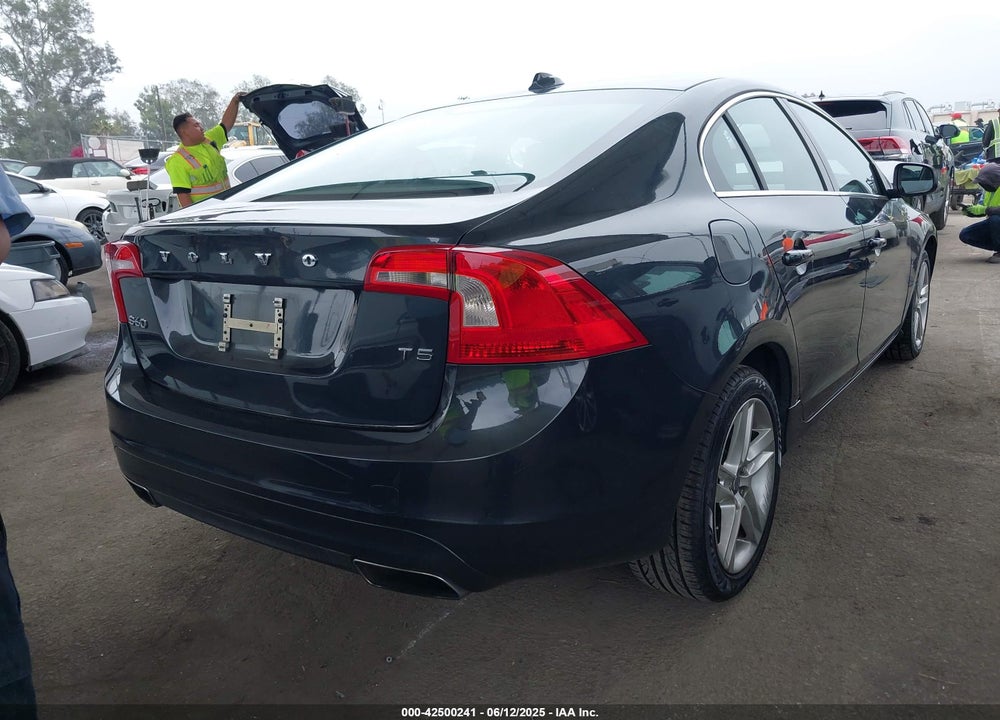 2015 VOLVO S60 VIN: YV126MFB0F2301169