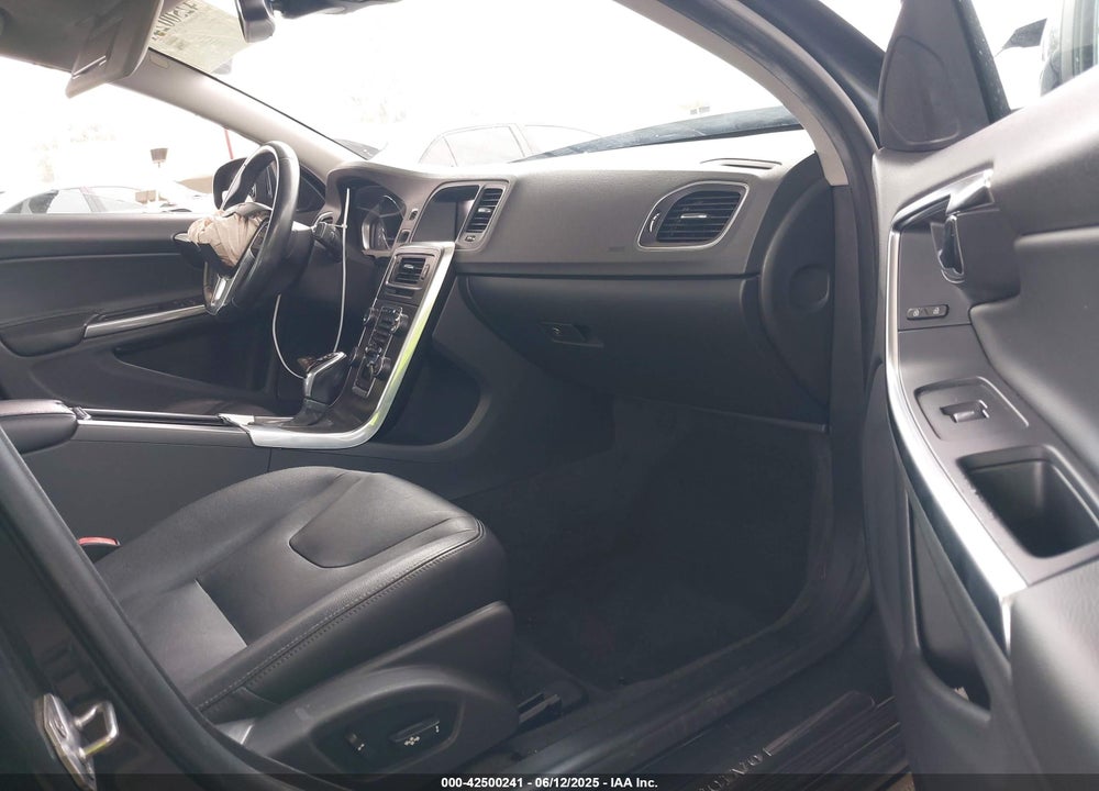 2015 VOLVO S60 VIN: YV126MFB0F2301169