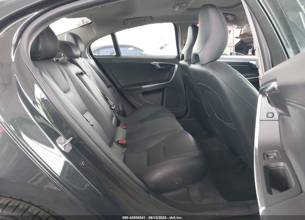 2015 VOLVO S60 VIN: YV126MFB0F2301169