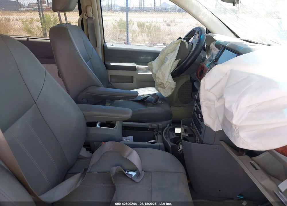 2008 CHRYSLER TOWN & COUNTRY TOURING VIN: 2A8HR54P68R769500