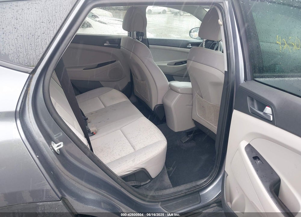 2017 HYUNDAI TUCSON VIN: KM8J23A47HU472648