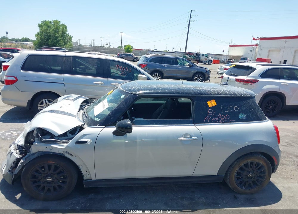 2015 MINI HARDTOP VIN: WMWXM5C51FT937824
