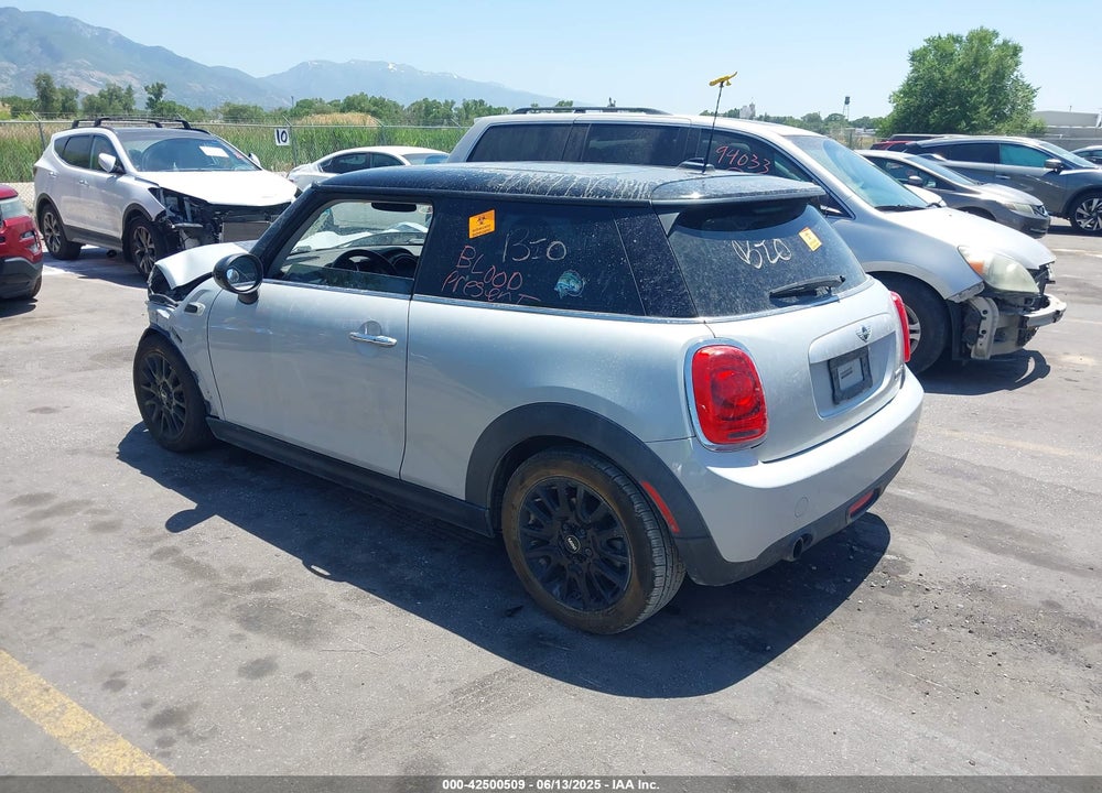 2015 MINI HARDTOP VIN: WMWXM5C51FT937824