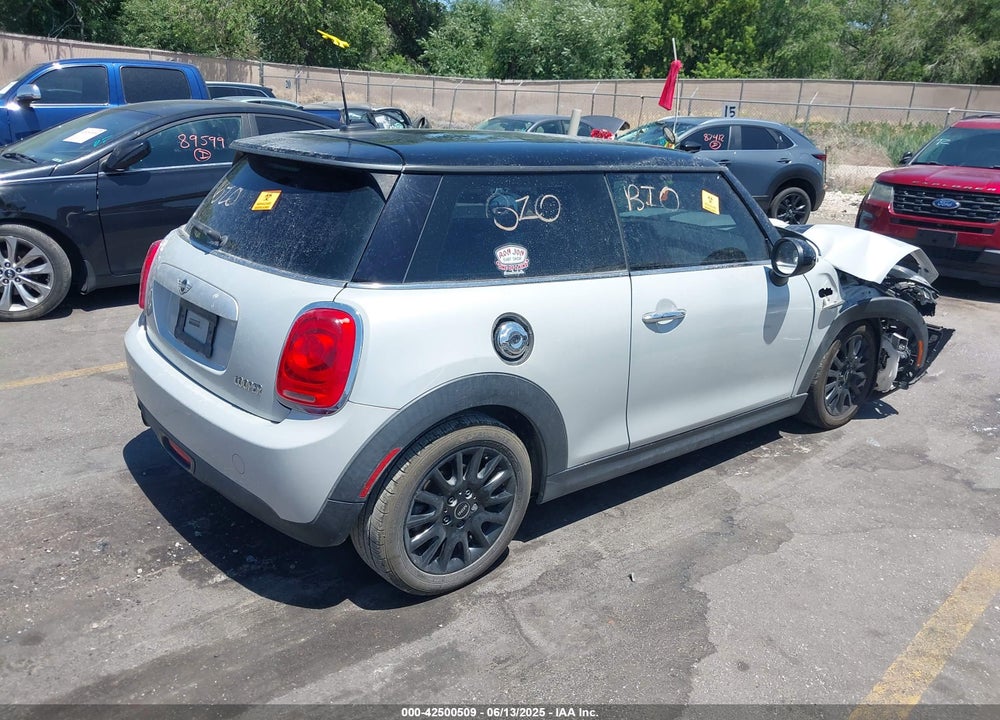 2015 MINI HARDTOP VIN: WMWXM5C51FT937824