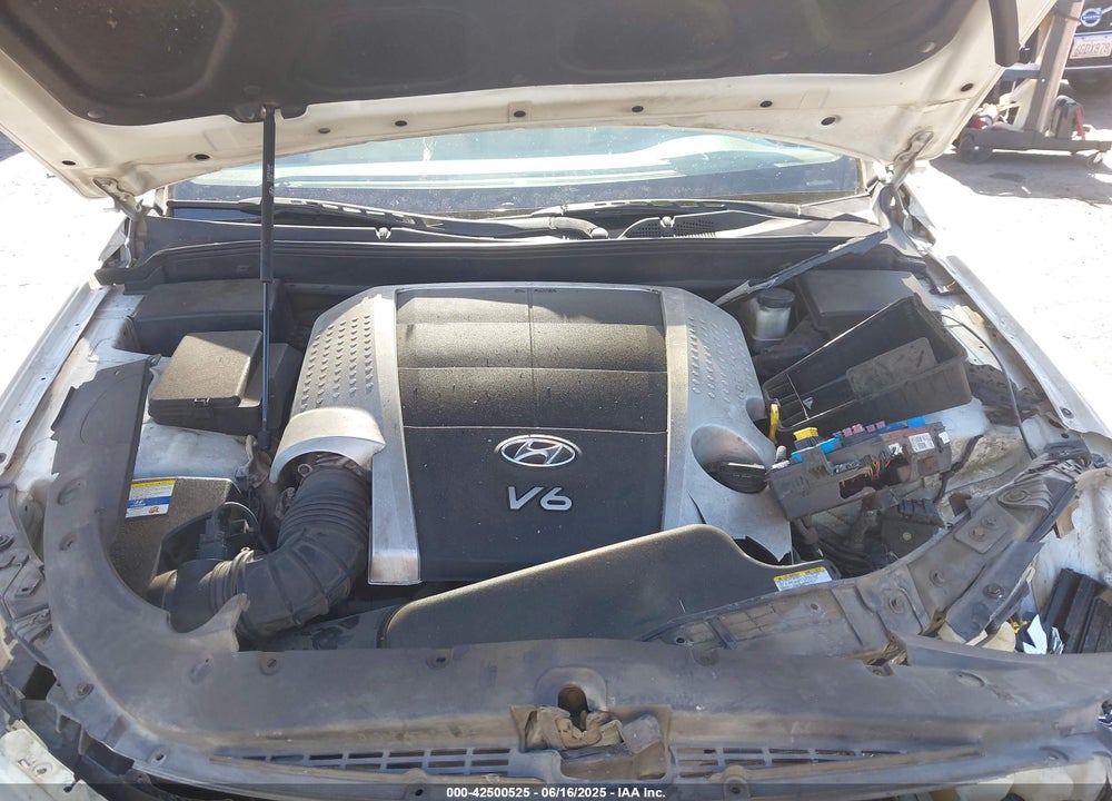 2011 HYUNDAI GENESIS VIN: KMHGC4DE8BU126682