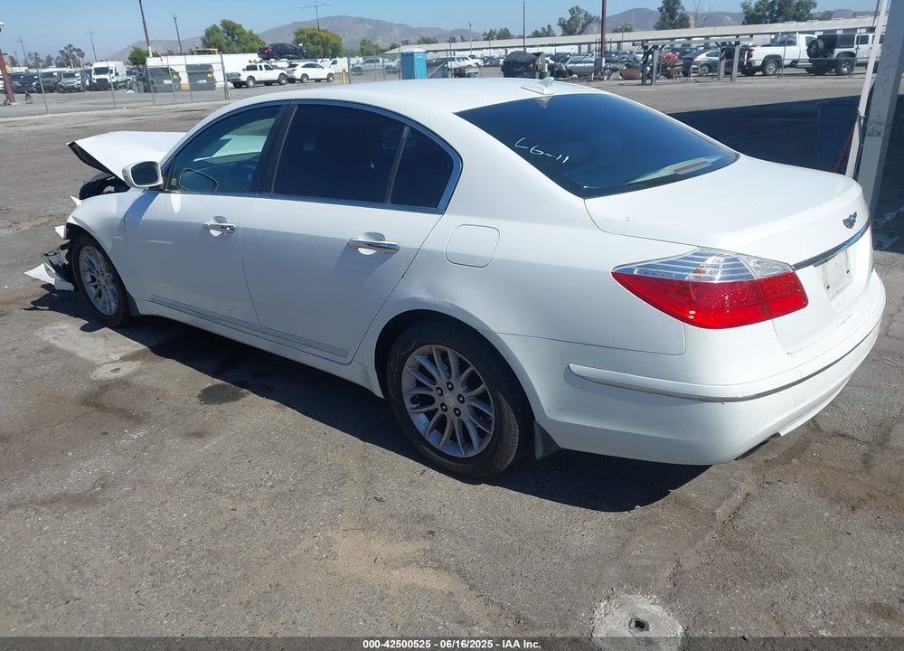 2011 HYUNDAI GENESIS VIN: KMHGC4DE8BU126682